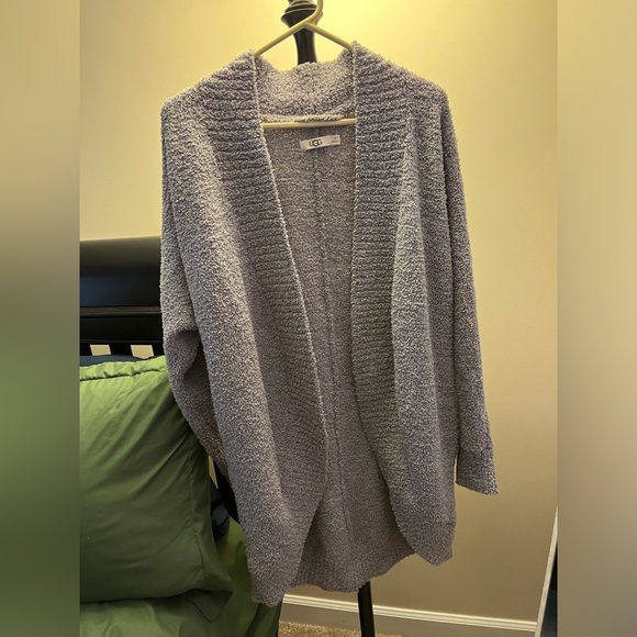Ugg sweater size M - Picture 5 of 6